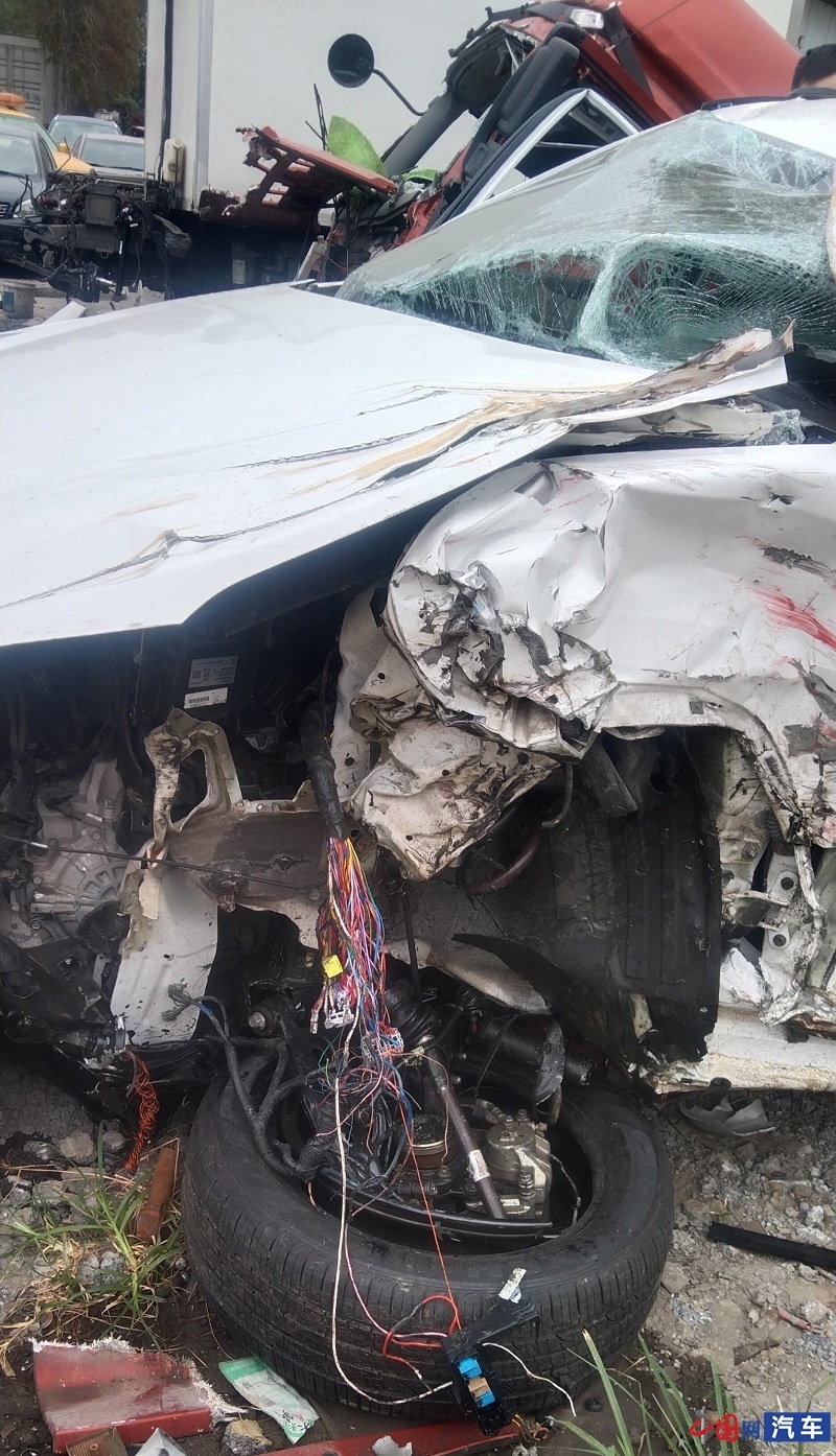 北京現代ix35發生交通事故 副駕安全氣囊未彈出致乘客身亡