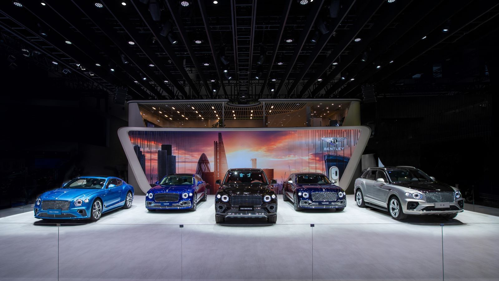 宾利汽车最新产品阵容亮相2023成都国际汽车展览会